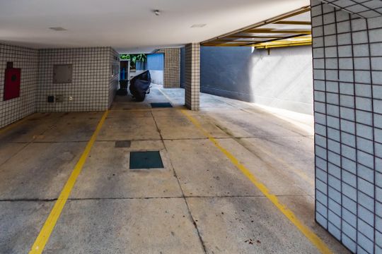 Garagem de apartamento à venda com 4 quartos, 260m² em Itapoã, Belo Horizonte