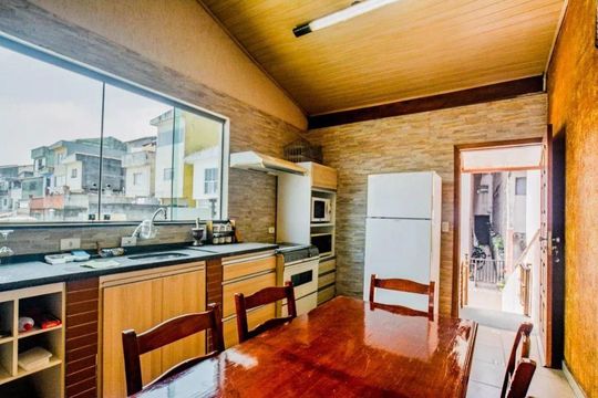 Casa à venda com 3 quartos, 400m² em Centreville, Santo André