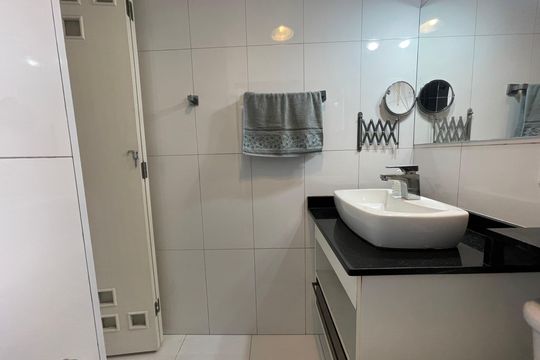 Banheiro Social de apartamento à venda com 2 quartos, 60m² em Jaguaré, São Paulo