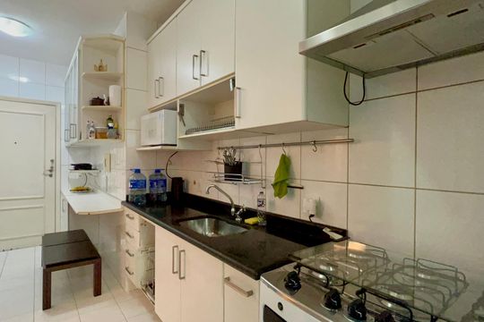 Cozinha de apartamento à venda com 3 quartos, 133m² em Boaçava, São Paulo