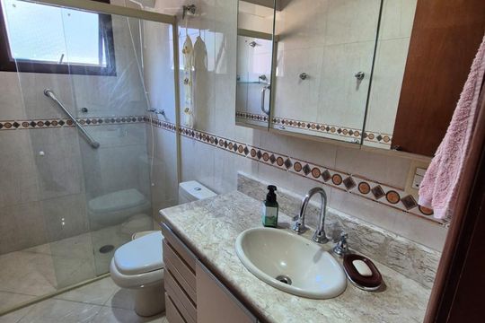 Banheiro de apartamento para alugar com 1 quarto, 45m² em Vila Monte Alegre, São Paulo