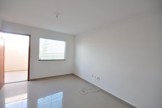 Sala de casa de condomínio à venda com 2 quartos, 100m² em Vila Mazzei, São Paulo