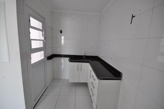 Cozinha de casa de condomínio à venda com 2 quartos, 100m² em Vila Mazzei, São Paulo