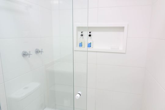 Banheiro de kitnet/studio à venda com 1 quarto, 30m² em Jardim das Acacias, São Paulo