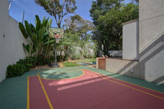 Casa à venda com 5 quartos, 351m² em Granja Julieta, São Paulo