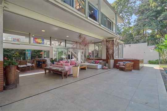 Casa à venda com 5 quartos, 351m² em Granja Julieta, São Paulo