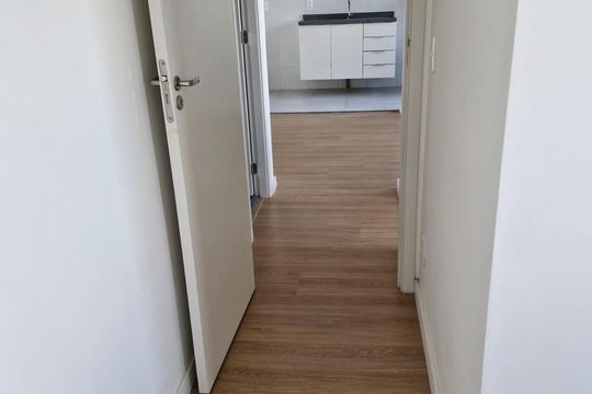 Corredor de apartamento à venda com 2 quartos, 38m² em Vila Vermelha, São Paulo