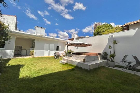 Casa de Condomínio à venda com 3 quartos, 380m² em Jardim Hipico, São Paulo