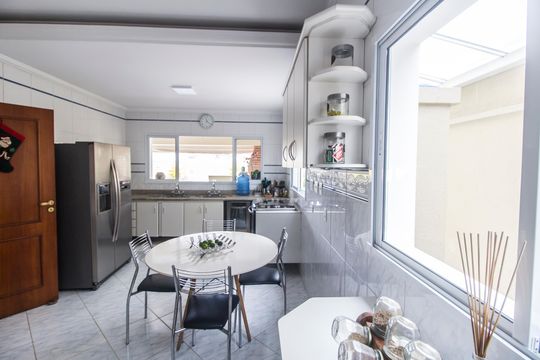 Cozinha de casa de condomínio à venda com 4 quartos, 294m² em Alphaville, Santana de Parnaíba
