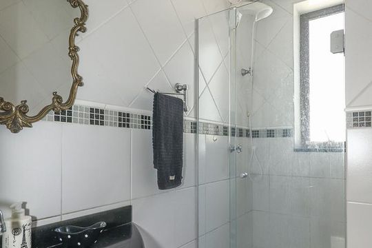 Banheiro 2 de apartamento à venda com 3 quartos, 104m² em Petrópolis, Porto Alegre