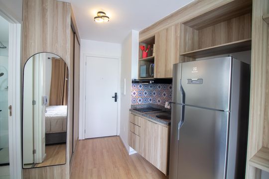 Cozinha de kitnet/studio à venda com 1 quarto, 28m² em Cidade Monções, São Paulo
