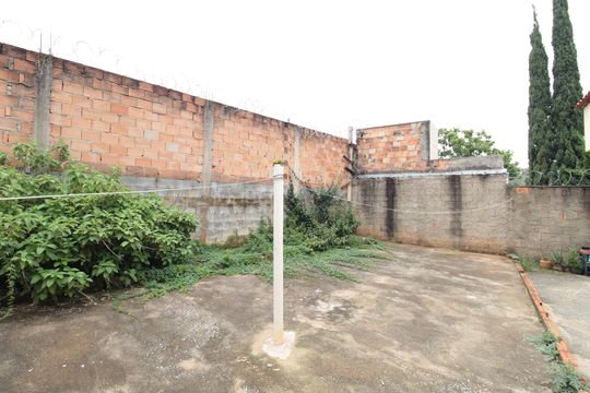 Quintal de casa à venda com 3 quartos, 607m² em Céu Azul, Belo Horizonte