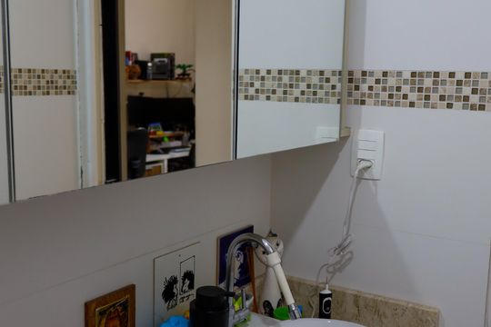 Banheiro de apartamento à venda com 3 quartos, 64m² em Industrial Autonomistas, Osasco