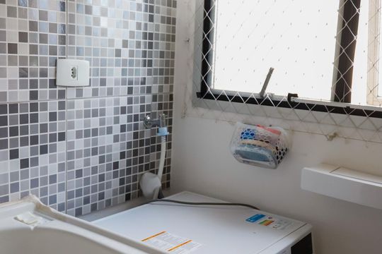 Lavanderia de apartamento à venda com 3 quartos, 64m² em Industrial Autonomistas, Osasco