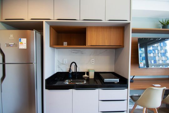 cozinha de apartamento para alugar com 1 quarto, 30m² em Pinheiros, São Paulo
