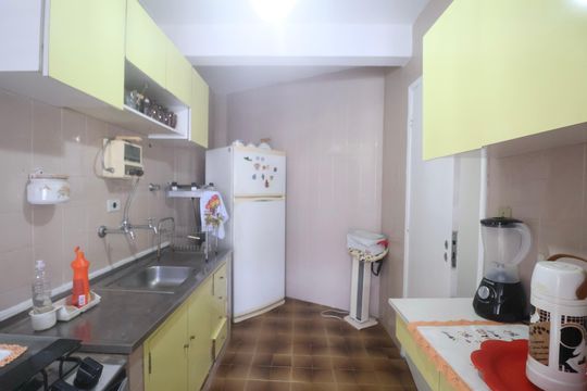 Cozinha de apartamento para alugar com 2 quartos, 74m² em Enseada, Guarujá