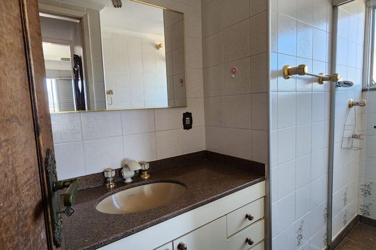 Apartamento à venda com 3 quartos, 135m² em Vila Rossi, Campinas