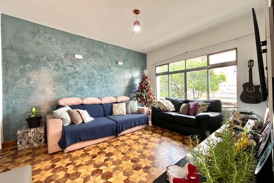 Casa à venda com 3 quartos, 290m² em Jardim Itacolomi, São Paulo