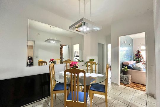 Sala de Jantar de casa à venda com 3 quartos, 290m² em Jardim Itacolomi, São Paulo