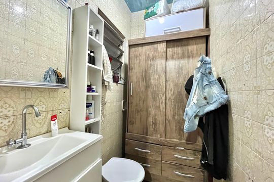 Banheiro da Suíte de casa à venda com 3 quartos, 290m² em Jardim Itacolomi, São Paulo