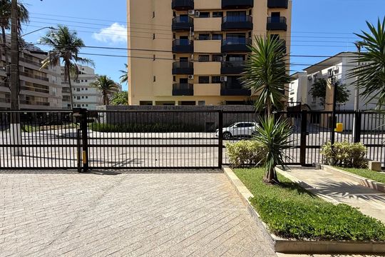 Fachada de apartamento para alugar com 1 quarto, 56m² em Jardim Belmar, Guarujá