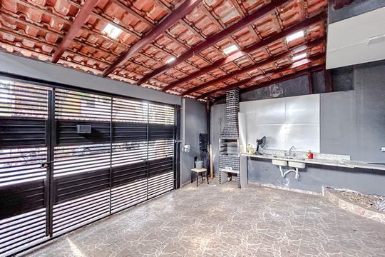 Garagem de casa à venda com 2 quartos, 75m² em Vila Santa Isabel, São Paulo