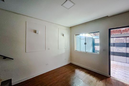 Sala de casa à venda com 2 quartos, 75m² em Vila Santa Isabel, São Paulo