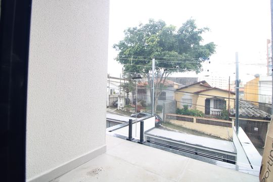 Sacada da suíte 2 de casa à venda com 3 quartos, 110m² em Jardim Cidalia, São Paulo