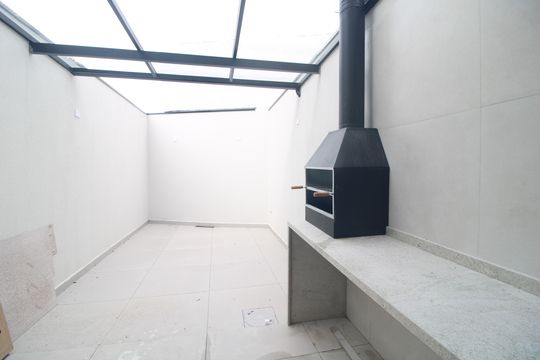 Churrasqueira / fundos da casa de casa à venda com 3 quartos, 110m² em Jardim Cidalia, São Paulo