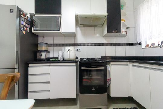 Cozinha de casa de condomínio à venda com 3 quartos, 111m² em Chácara Seis de Outubro, São Paulo