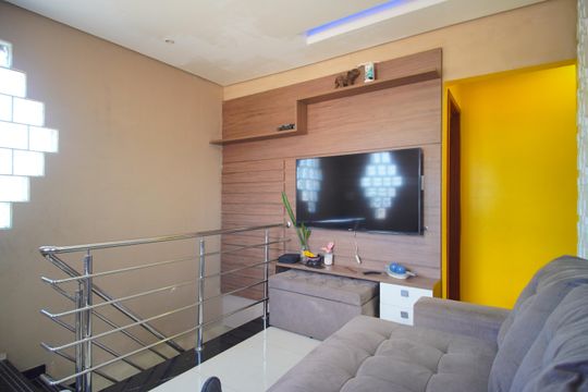 Sala de casa à venda com 3 quartos, 180m² em Santos Dumont, São Leopoldo