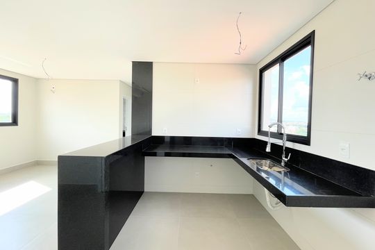 Cozinha de apartamento à venda com 4 quartos, 144m² em Planalto, Belo Horizonte