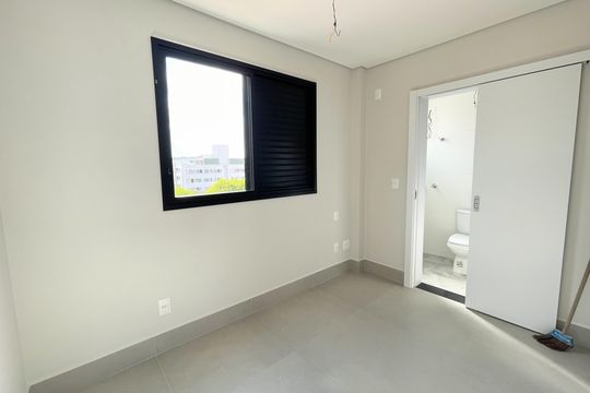 Quarto 4 Suíte mezanino de apartamento à venda com 4 quartos, 144m² em Planalto, Belo Horizonte