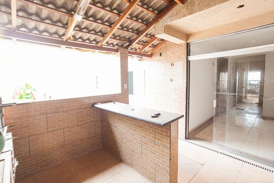 Área de Serviço de casa para alugar com 3 quartos, 350m² em Planalto, Uberlândia