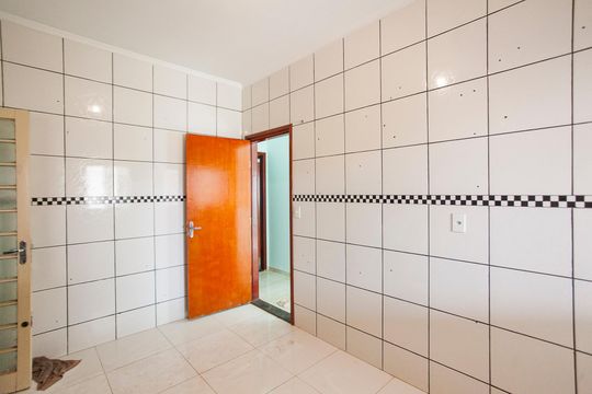 Cozinha de casa para alugar com 3 quartos, 350m² em Planalto, Uberlândia