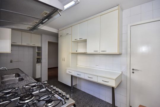 Cozinha de apartamento para alugar com 3 quartos, 176m² em Vila Andrade, São Paulo