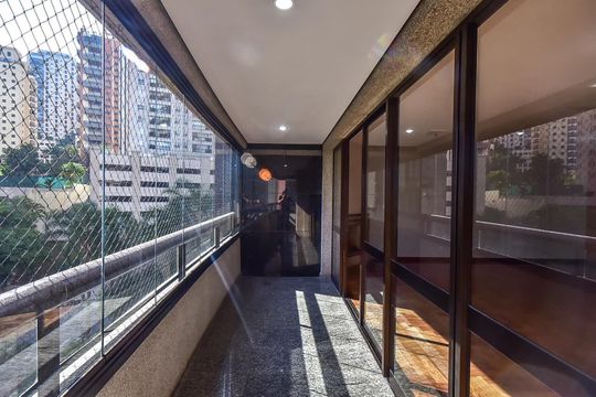 Varanda de apartamento para alugar com 3 quartos, 176m² em Vila Andrade, São Paulo