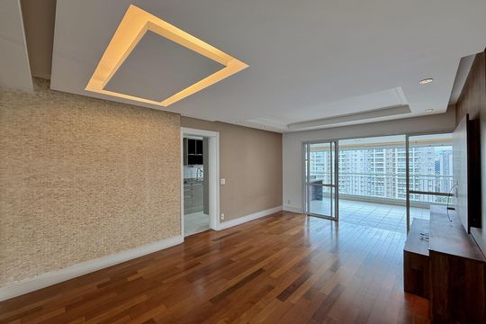 Apartamento para alugar com 4 quartos, 160m² em Santo Amaro, São Paulo