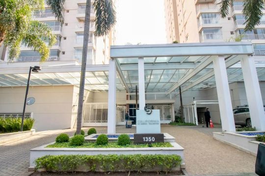 Fachada  de apartamento para alugar com 4 quartos, 160m² em Santo Amaro, São Paulo