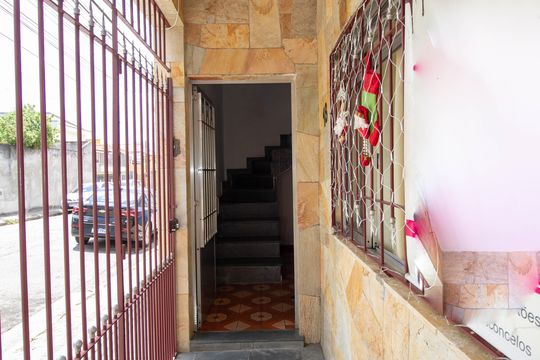 Quintal de casa à venda com 4 quartos, 160m² em Vila Bonilha, São Paulo