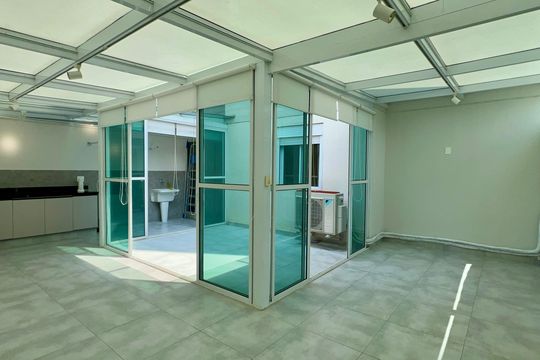 Quintal de apartamento à venda com 2 quartos, 120m² em Vila Anglo Brasileira, São Paulo