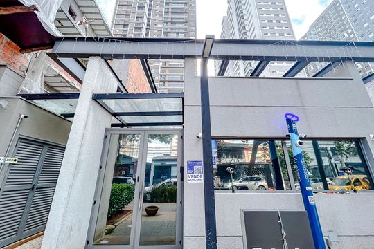 Fachada com Plaquinha de apartamento à venda com 3 quartos, 66m² em Tatuapé, São Paulo