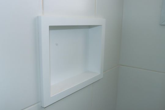 Banheiro da Suíte 1 de apartamento para alugar com 2 quartos, 85m² em Parque Esplanada, Embu das Artes