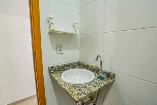 Banheiro Social de apartamento para alugar com 2 quartos, 116m² em Vila Leopoldina, Santo André
