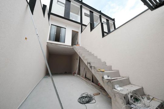 Garagem de casa à venda com 3 quartos, 112m² em Vila Sao Francisco, São Paulo