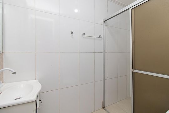 Banheiro de apartamento à venda com 2 quartos, 62m² em Santa Tereza, Porto Alegre