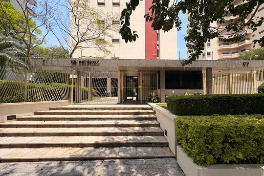 Fachada de apartamento à venda com 3 quartos, 290m² em Vila Bastos, Santo André