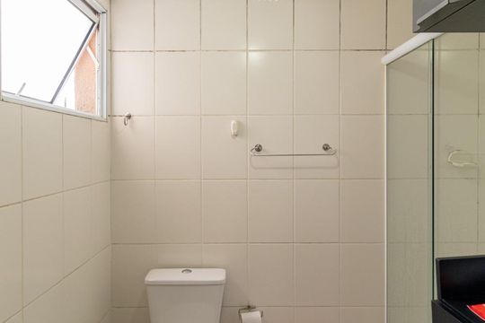 Banheiro de apartamento para alugar com 1 quarto, 49m² em Parque Savoi City, São Paulo