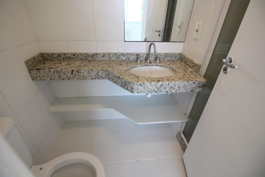 Banheiro Social de apartamento para alugar com 3 quartos, 60m² em Recreio dos Bandeirantes, Rio de Janeiro