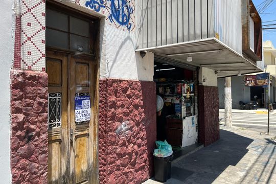 Fachada de casa para alugar com 3 quartos, 150m² em Vila Anastácio, São Paulo